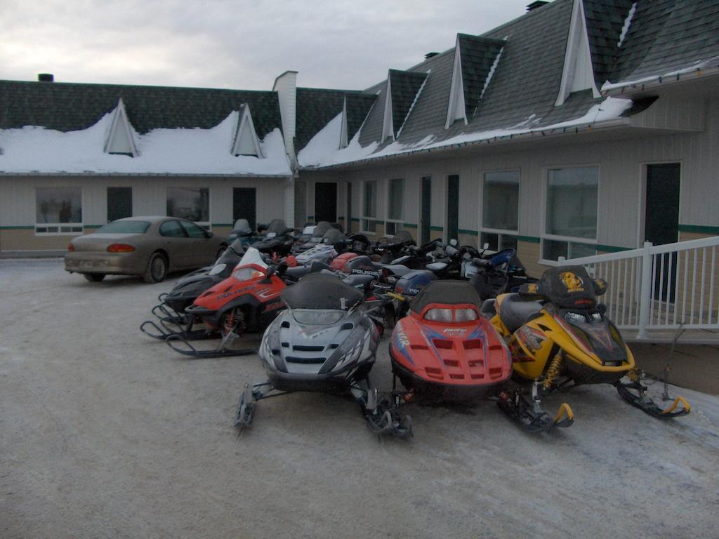Cabano Motel Royal מראה חיצוני תמונה